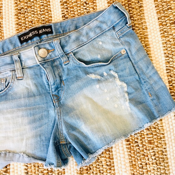 Express denim jean shorts distressed light wash cut off style summer beachy 4 - Picture 1 of 6